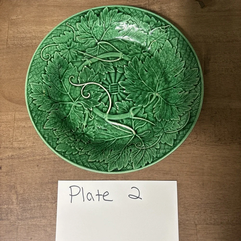 3 Antique WEDGWOOD GREEN MAJOLICA GRAPEVINE RELIEF PLATE - 8 3/8